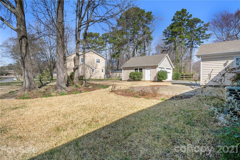 1341 Braeburn Road Charlotte, NC 28211 - Photo 17 of 19 Gallery Image 17