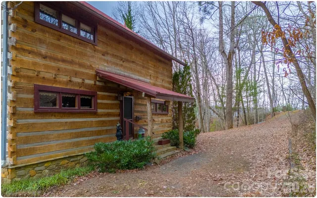 $435,000 | 581 Mountain Laurel Drive, Franklin, NC 28734