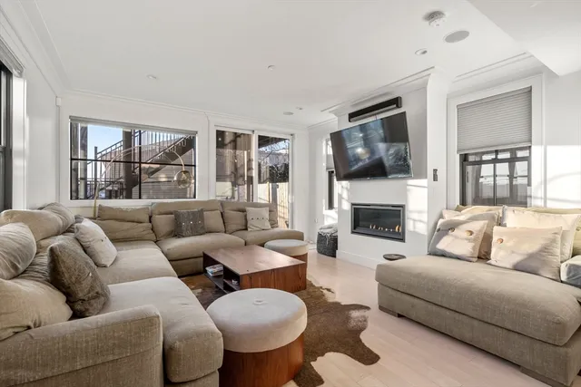 $6,000 | 75 Old Harbor Street, Unit 1, Boston, MA 02127