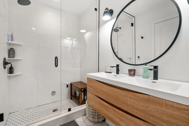 $6,000 | 75 Old Harbor Street, Unit 1, Boston, MA 02127