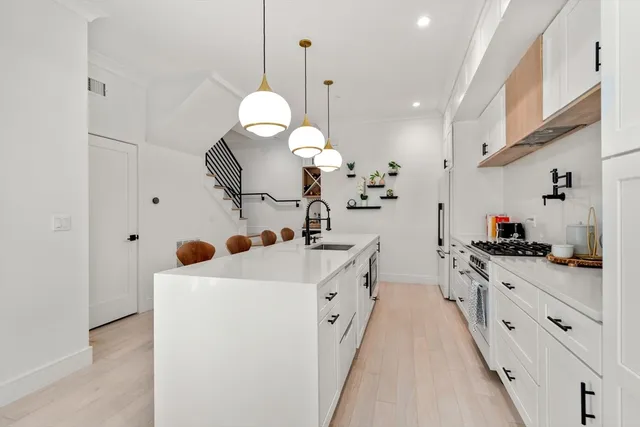 $6,000 | 75 Old Harbor Street, Unit 1, Boston, MA 02127