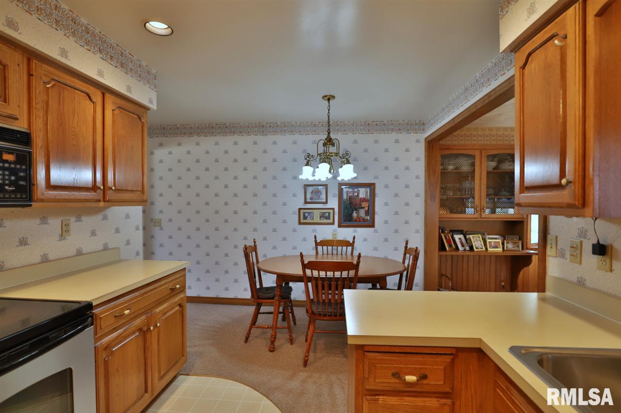 838 Sunset Road Morton, IL 61550 - Photo 11 of 36 Gallery Image 11