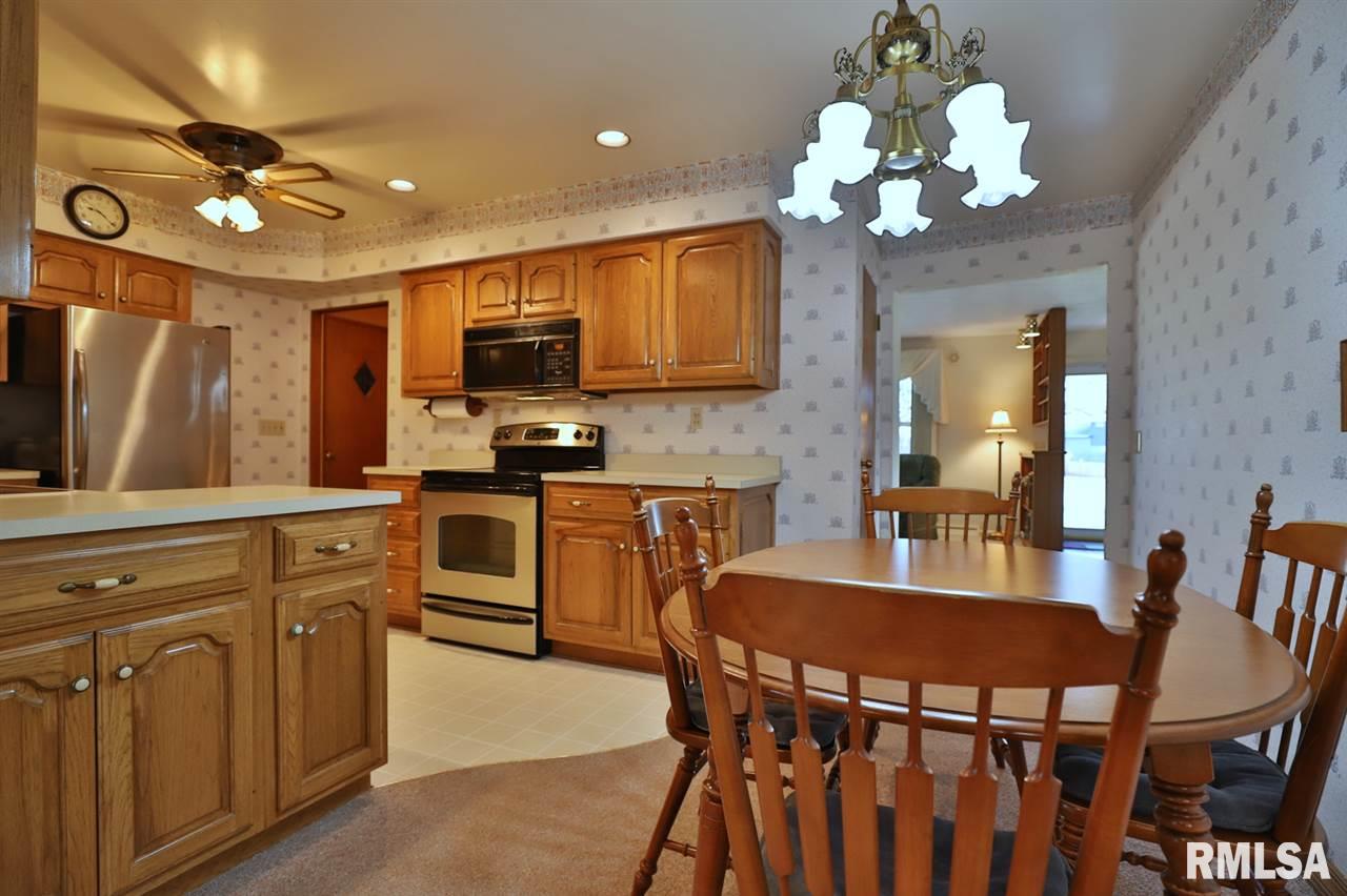 838 Sunset Road Morton, IL 61550 - Photo 12 of 36 Gallery Image 12