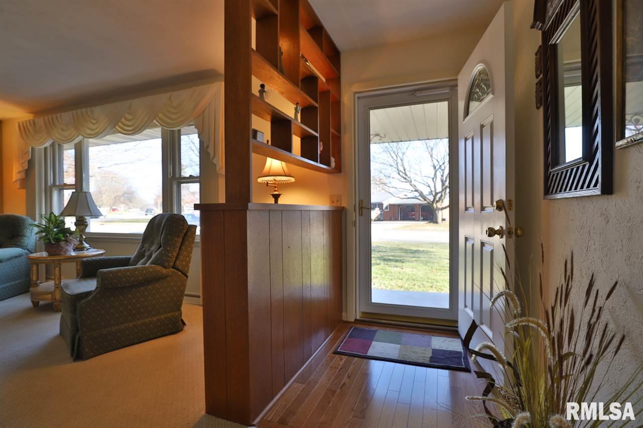 838 Sunset Road Morton, IL 61550 - Photo 3 of 36 Gallery Image 3