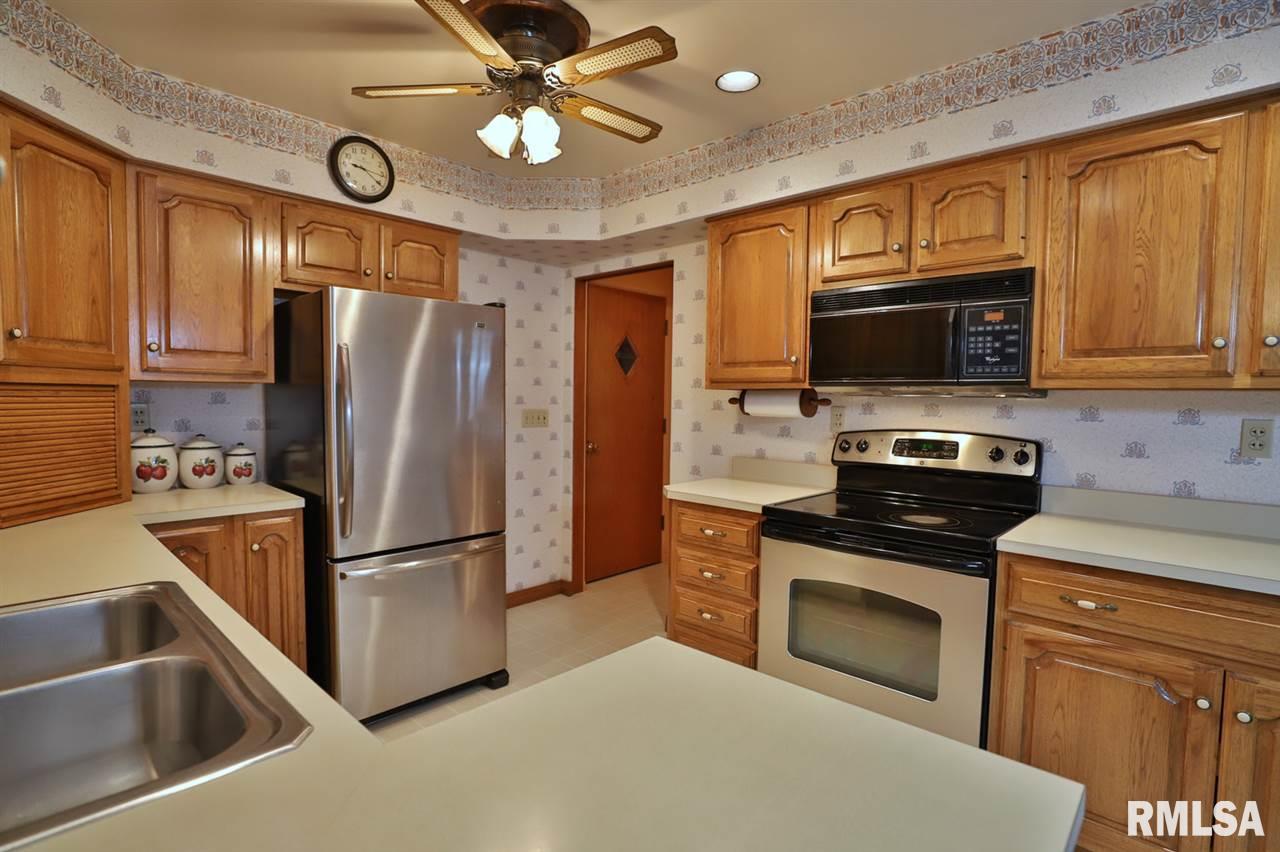 838 Sunset Road Morton, IL 61550 - Photo 9 of 36 Gallery Image 9
