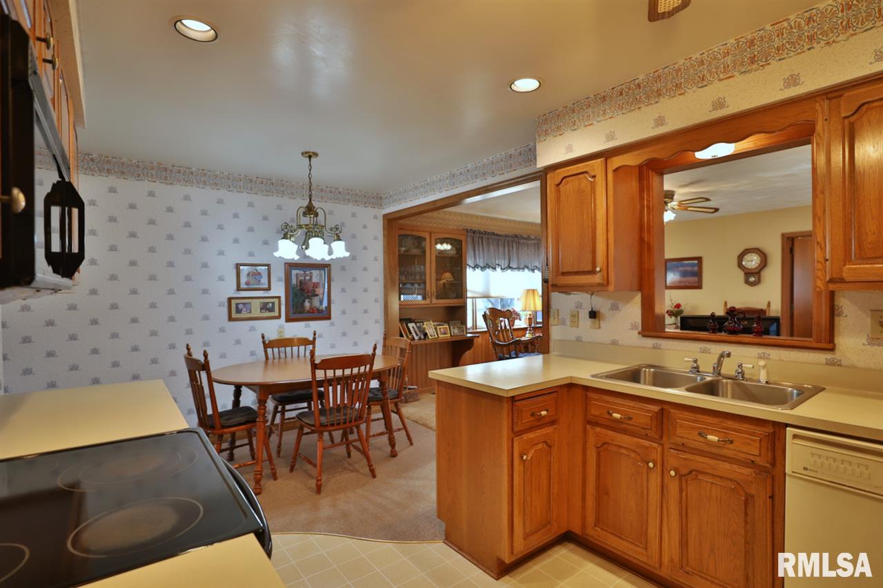 838 Sunset Road Morton, IL 61550 - Photo 10 of 36 Gallery Image 10