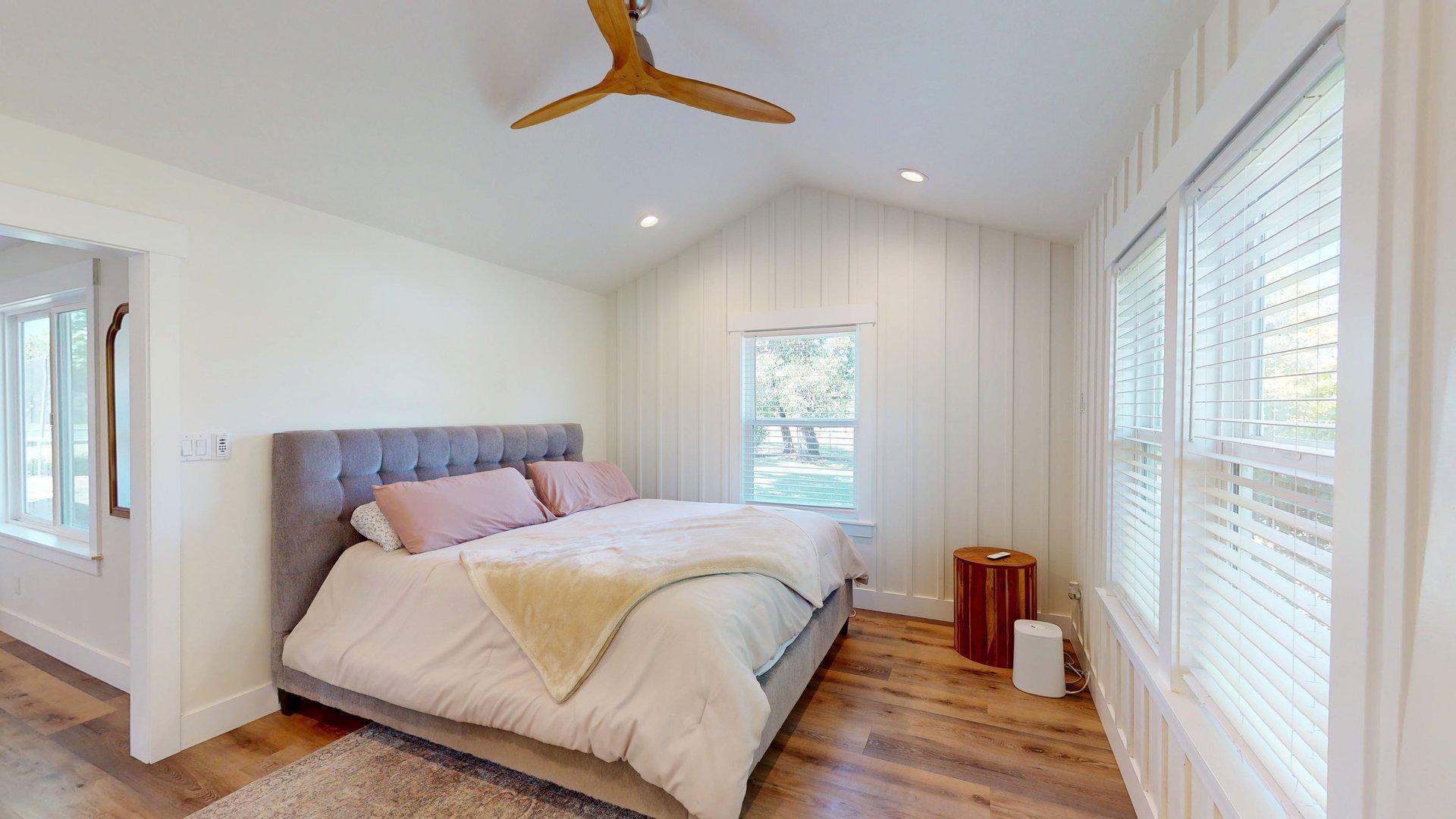 3361 Leonard Road Grants Pass, OR 97527 - Photo 19 of 64 Bedroom 1