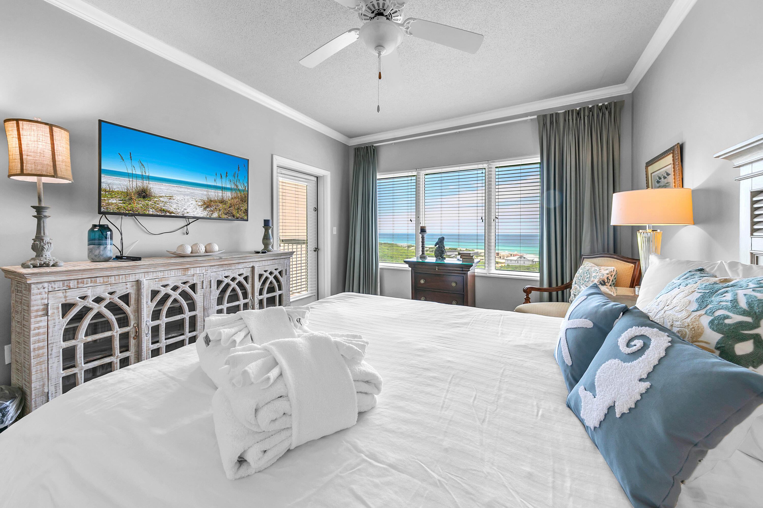 515 Tops'l Beach Boulevard, Unit 913 Miramar Beach, FL 32550 - Photo 12 of 34 a bedroom with double bed and a window
