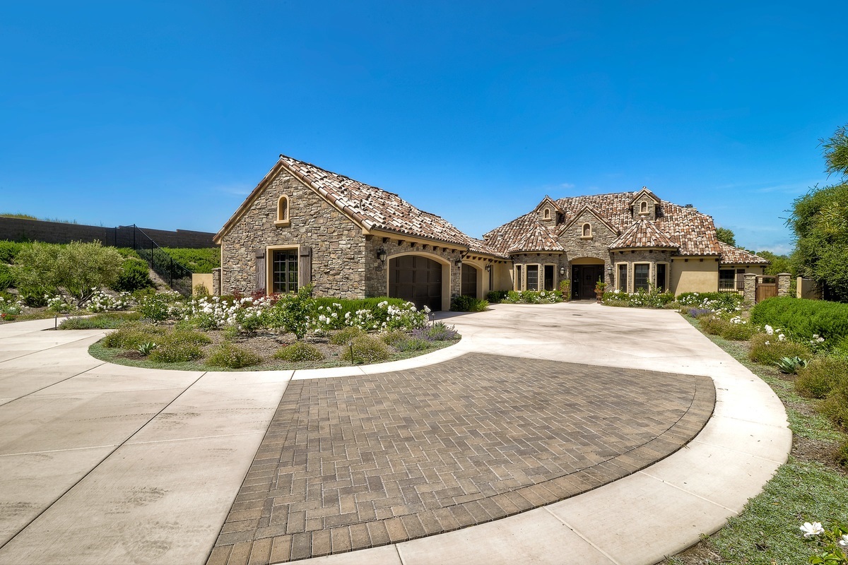 14245 Cascade Crossing Poway, CA 92064 - Photo 2 of 25