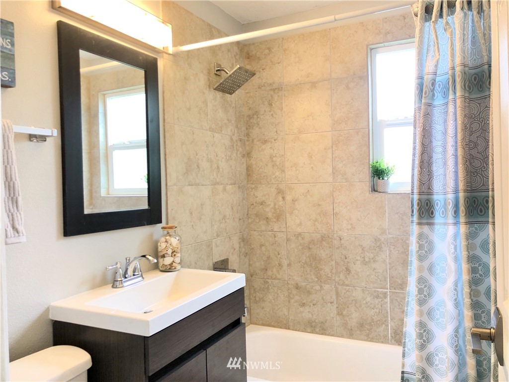 423 Windsor Way Northeast Renton, WA 98056 - Photo 11 of 16
