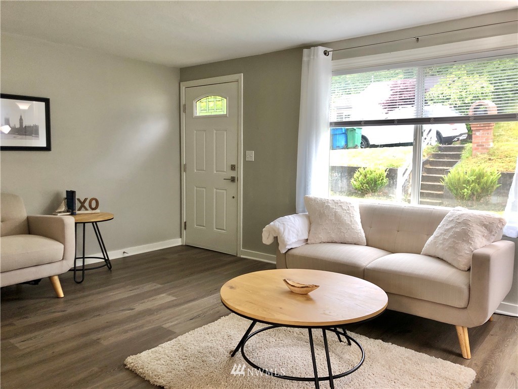 423 Windsor Way Northeast Renton, WA 98056 - Photo 4 of 16