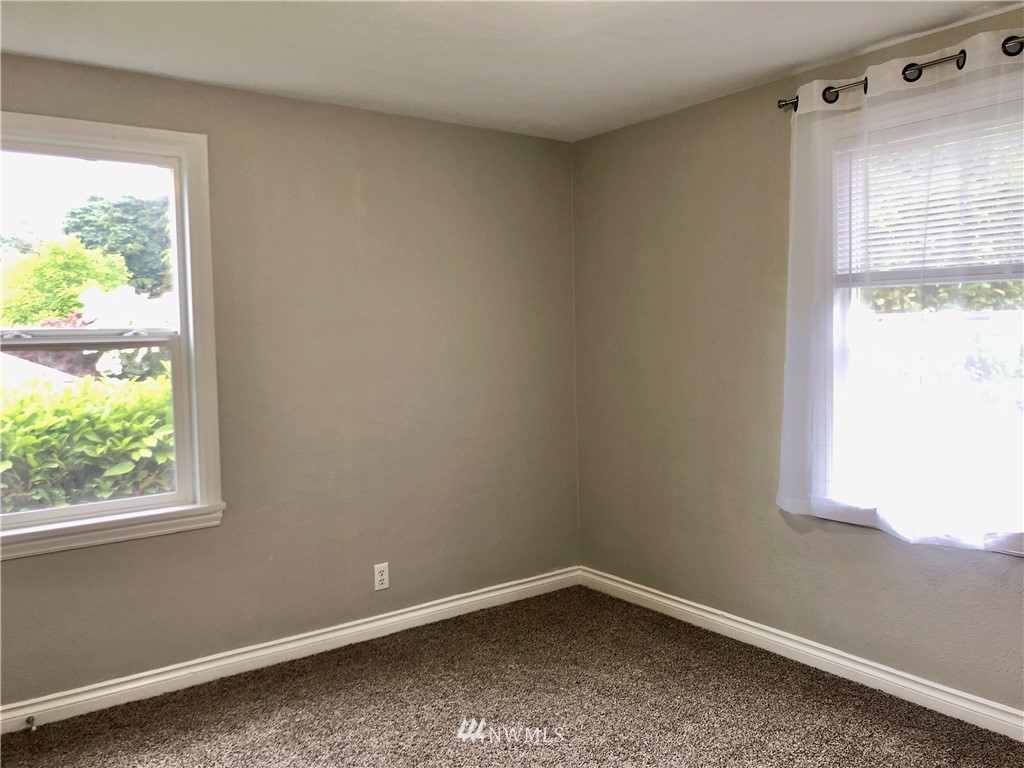 423 Windsor Way Northeast Renton, WA 98056 - Photo 9 of 16
