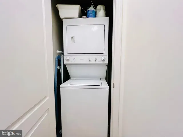 $3,000 | 1441 Rhode Island Avenue Northwest, Unit 605, Washington, DC 20005