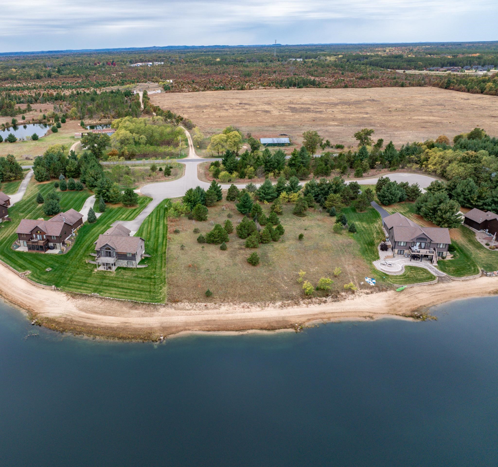 N7512 Rising Sun Court New Lisbon, WI 53950 - Photo 14 of 44