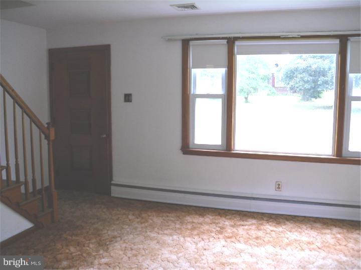 1552 St Peters Road Pottstown, PA 19465 - Photo 11 of 19 Living Room