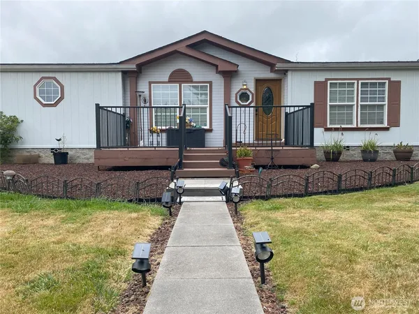 $444,000 | 234 West E Street, Forks, WA 98331