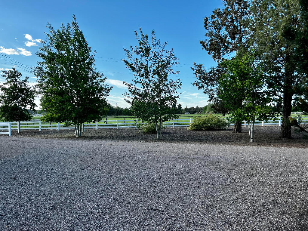 65190 Gerking Market Road Bend, OR 97703 - Photo 58 of 74 57