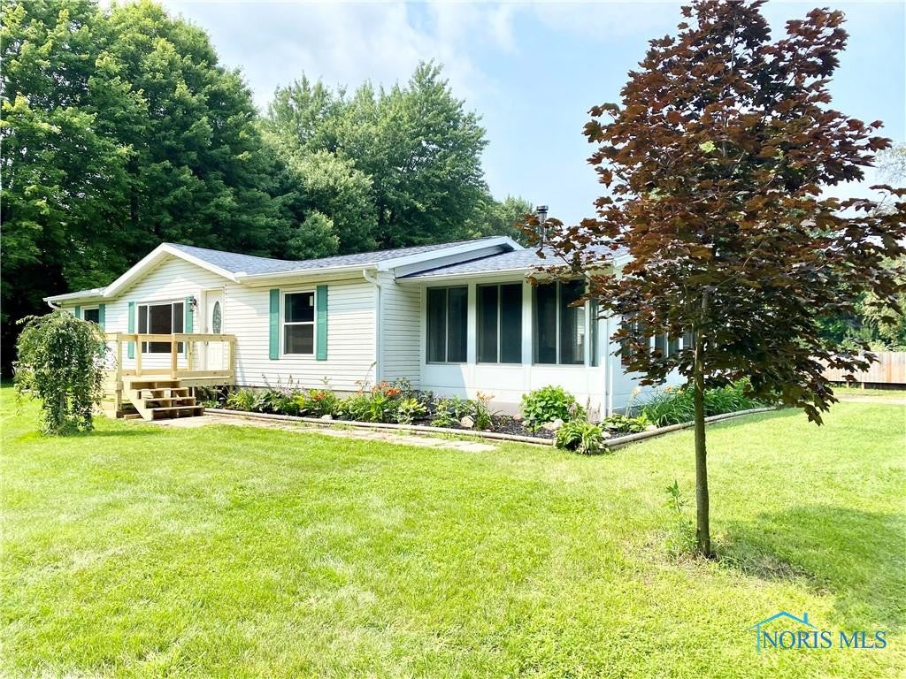 6040 Manore Road Swanton, OH 43558 - Photo 3 of 28 Gallery Image 3