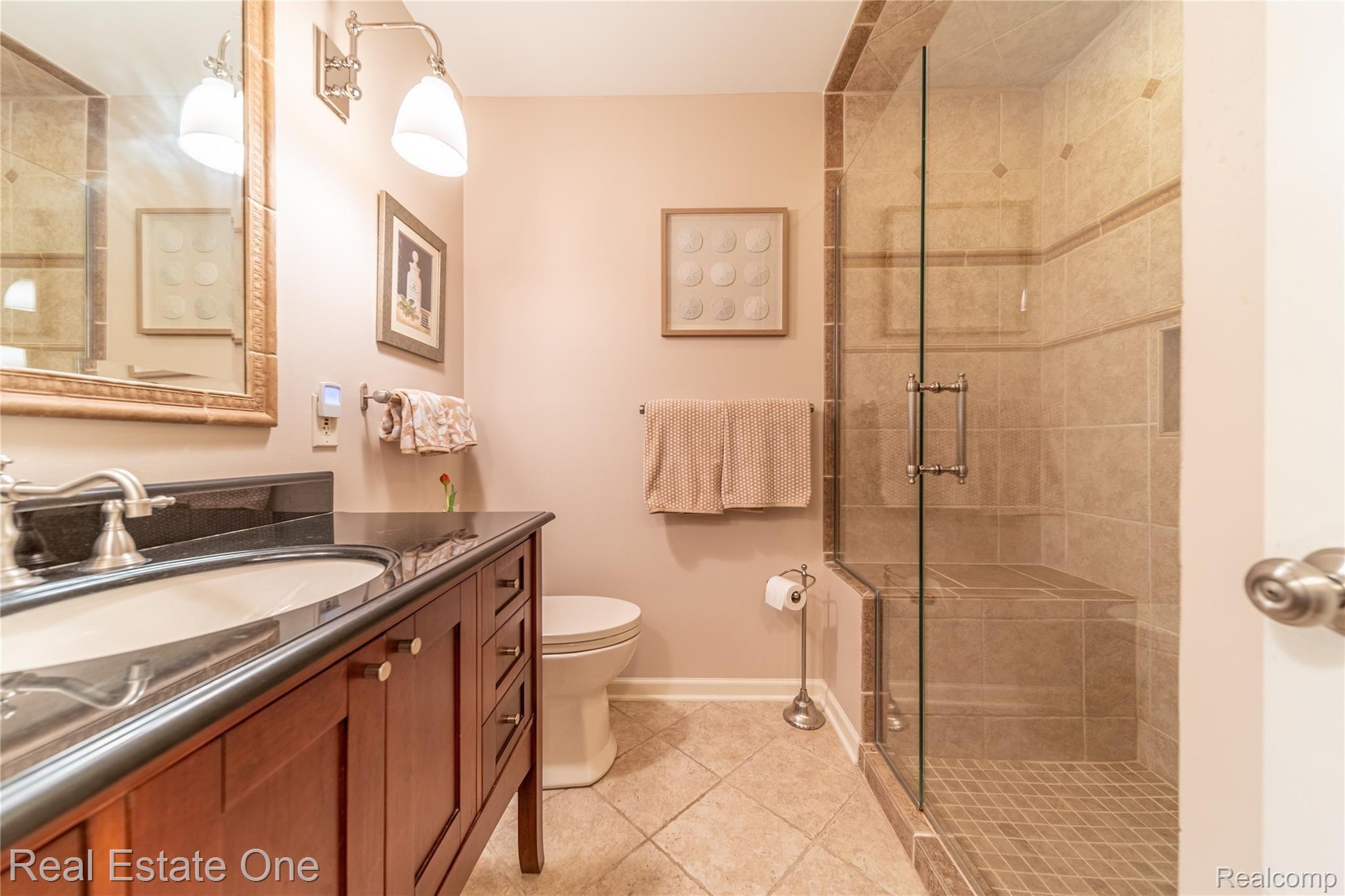 3333 Cullen Road Howell, MI 48855 - Photo 21 of 37 Main Level Full Bathroom