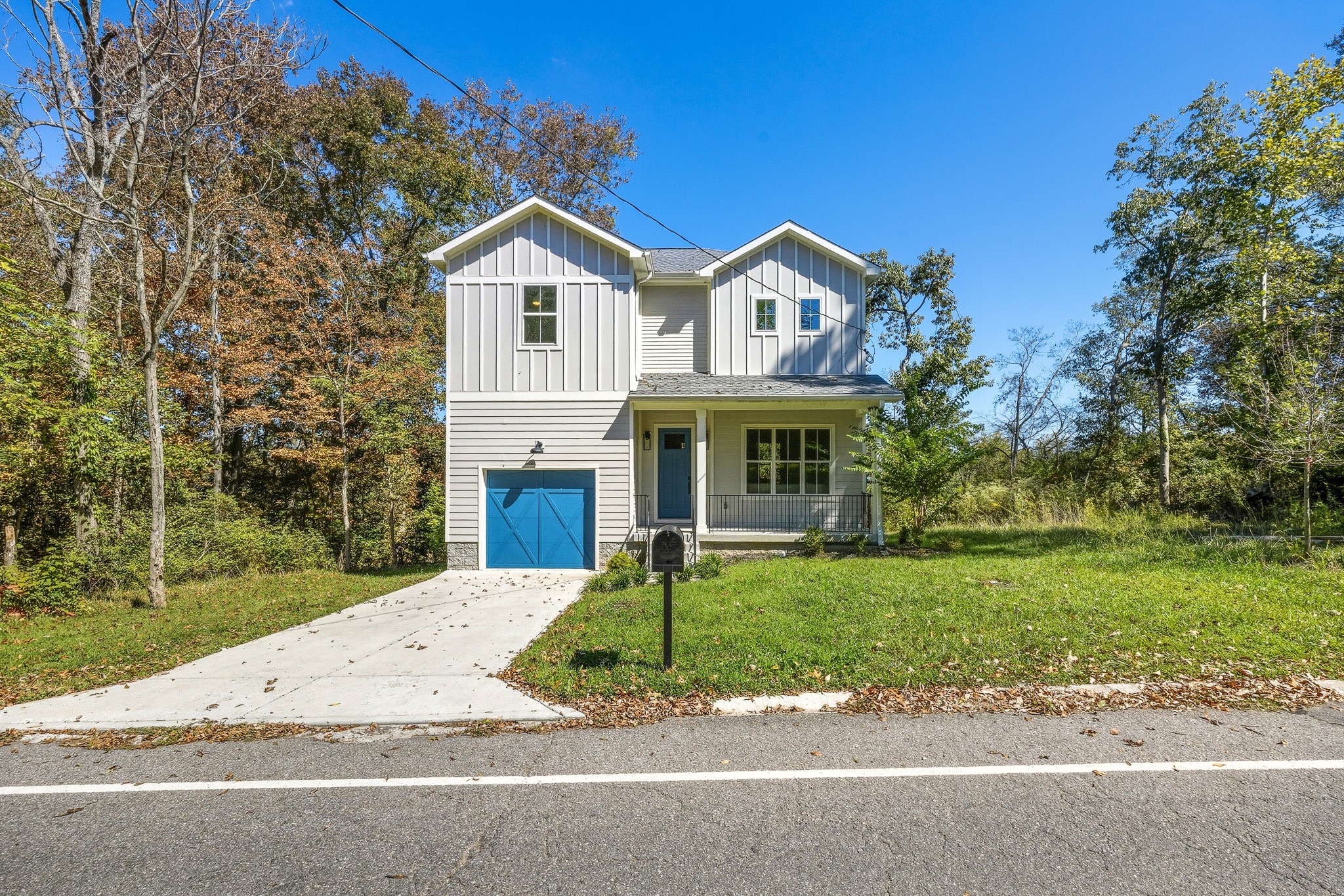 294 Rio Vista Drive Madison, TN 37115 - Photo 6 of 69 a front view of a house with a yard