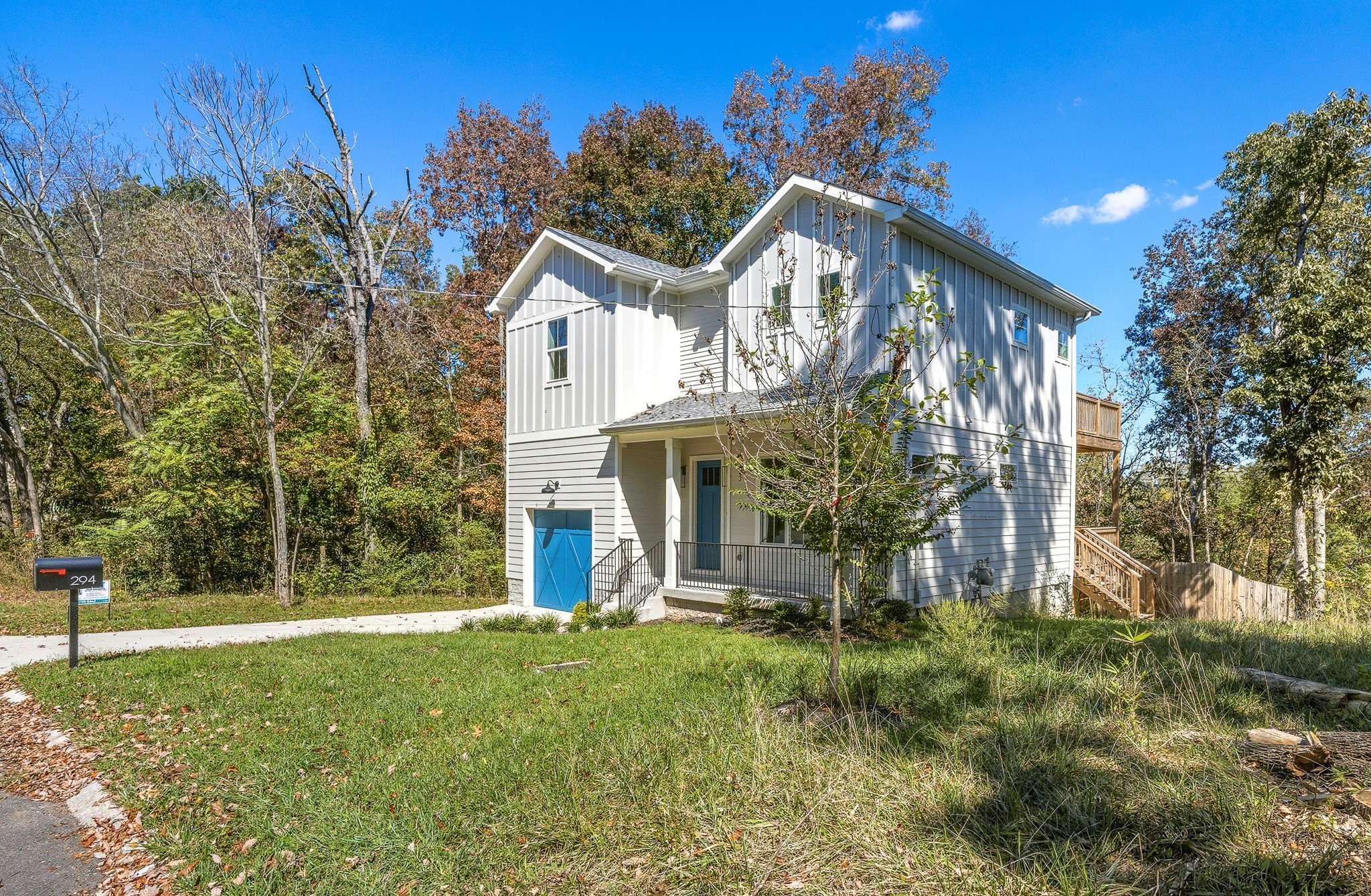 294 Rio Vista Drive Madison, TN 37115 - Photo 8 of 69 a front view of a house with garden