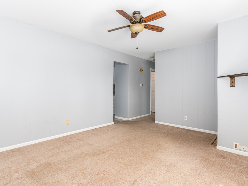 78 Springdale Road Montgomery, IL 60538 - Photo 14 of 21 an empty room
