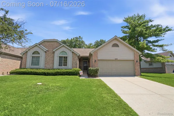 $329,900 | 309 Pineknoll Court, Brighton, MI 48116