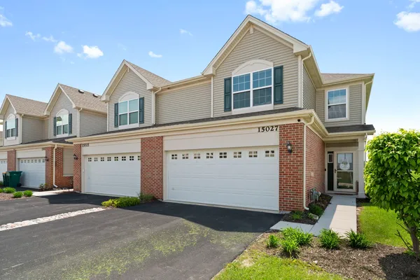 $307,000 | 15027 West Quincy Circle, Manhattan, IL 60442