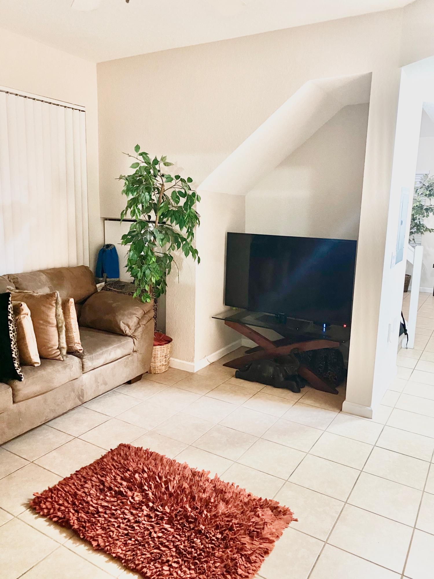 2905 Hidden Hills Road, Unit 2210 West Palm Beach, FL 33411 - Photo 15 of 27 Family area