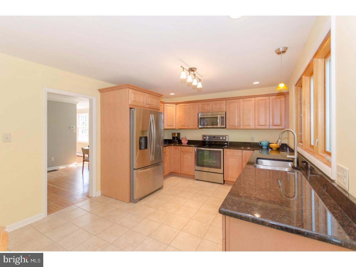 818 Sweetbriar Road Perkasie, PA 18944 - Photo 9 of 25 Gallery Image 9