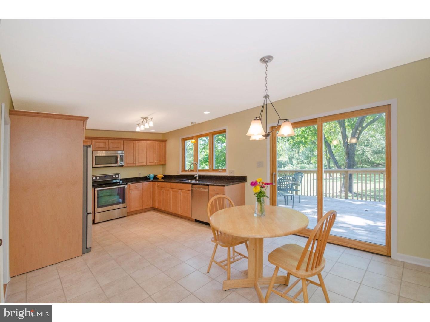 818 Sweetbriar Road Perkasie, PA 18944 - Photo 10 of 25 Gallery Image 10