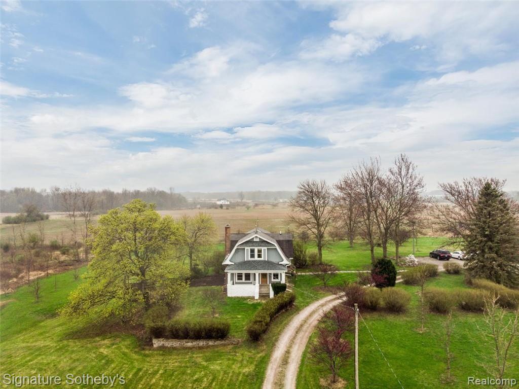 7425 Dudley Road Adrian, MI 49221 - Photo 3 of 34 1.jpg