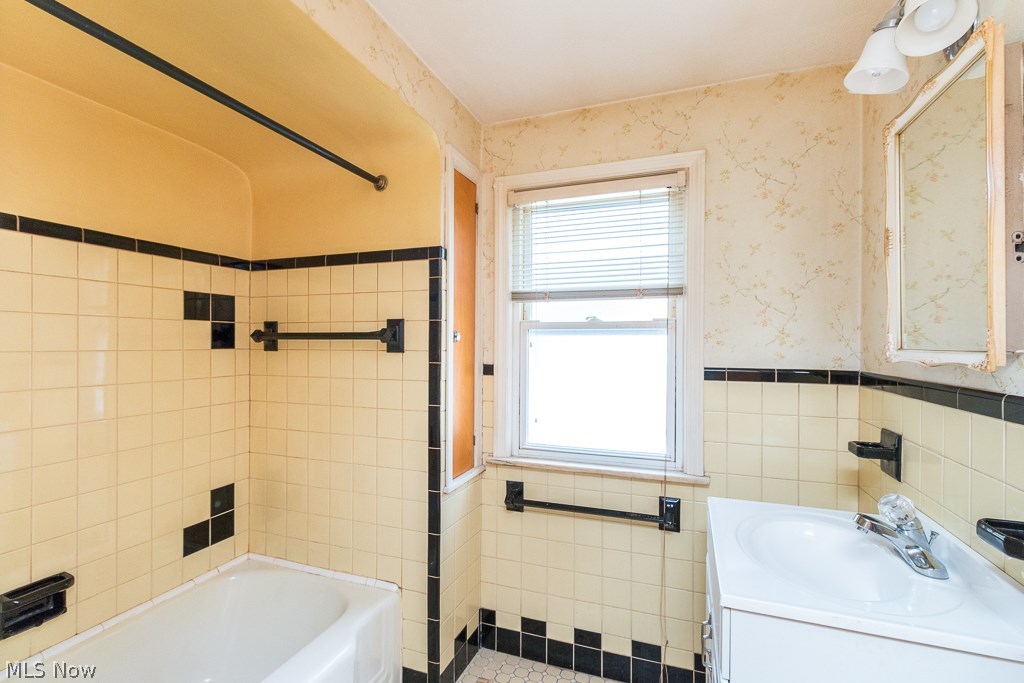 9538 Snow Road Cleveland, OH 44130 - Photo 13 of 25