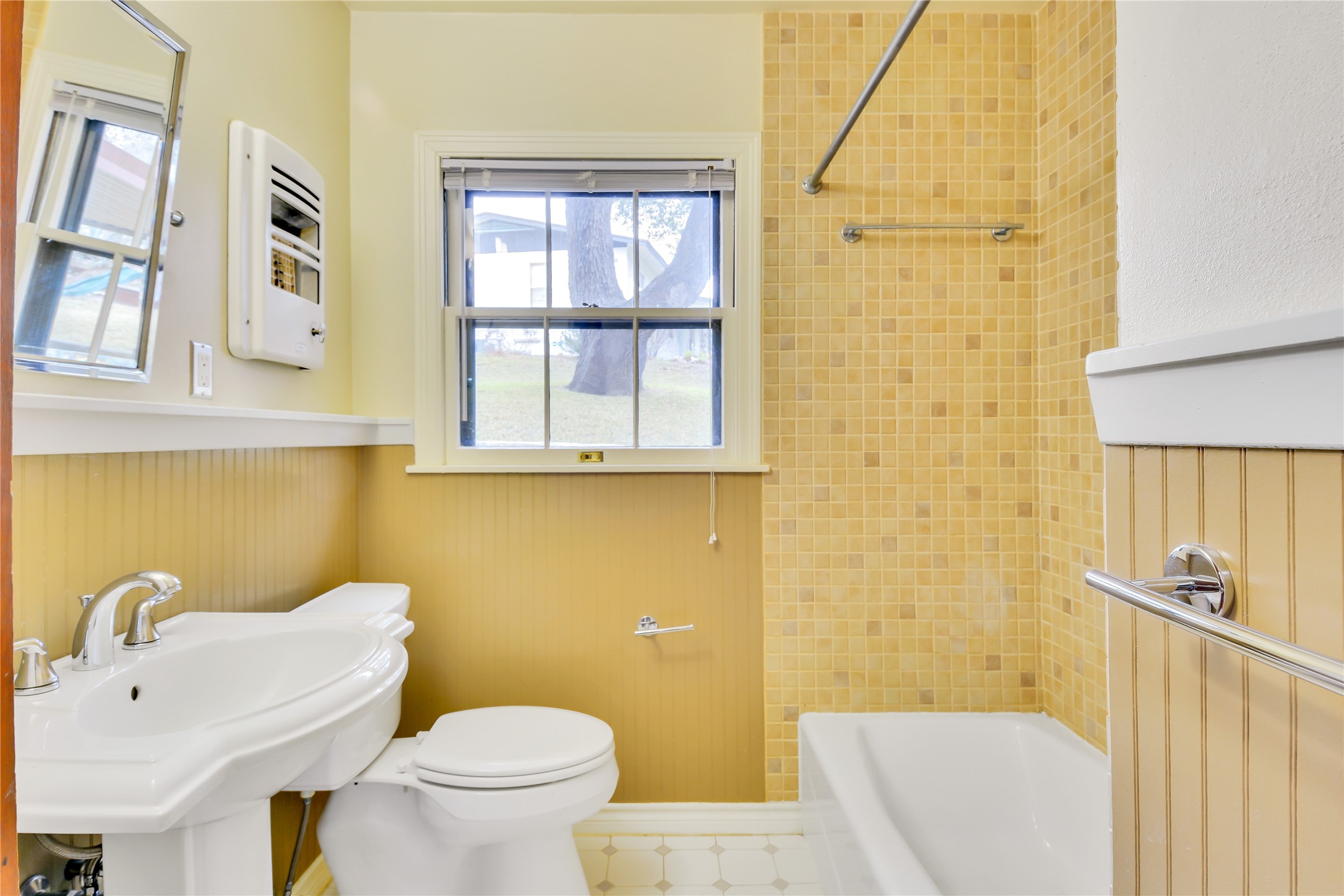 2300 Rebel Road Austin, TX 78704 - Photo 20 of 26 Shared Full Bath