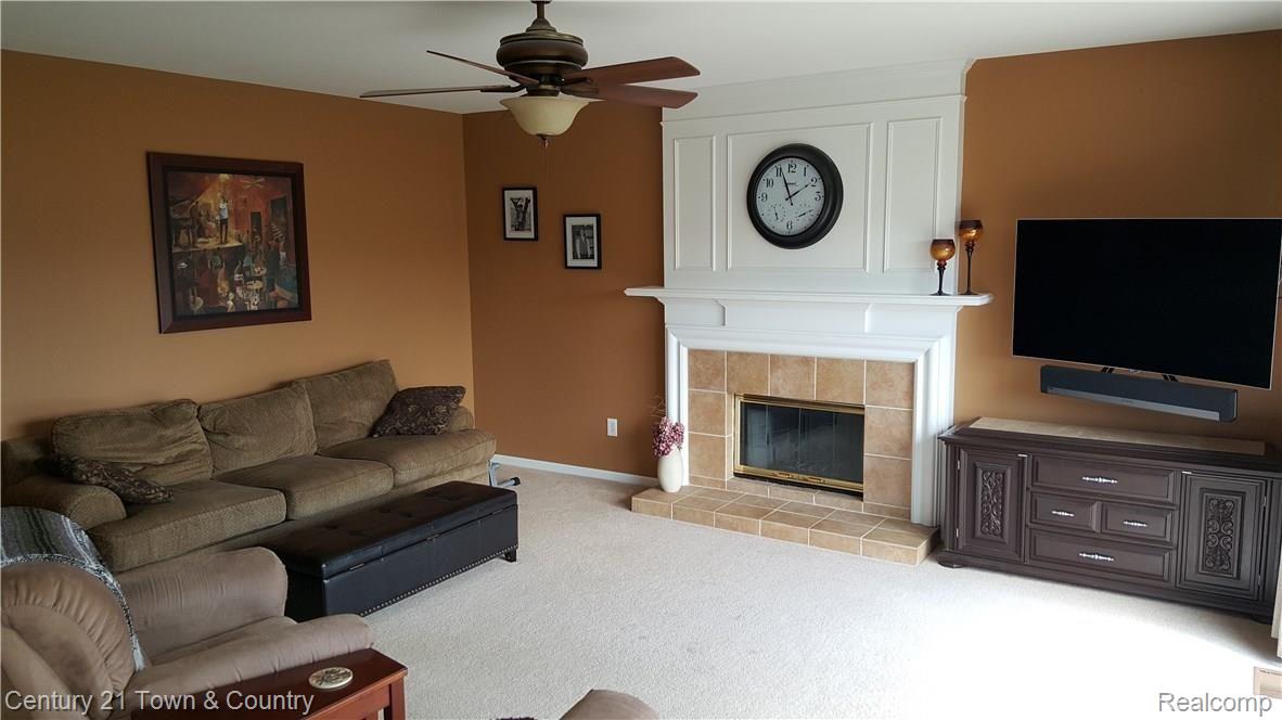 2355 Pleasant View Drive Rochester, MI 48306 - Photo 6 of 37 20170417_135518.jpg