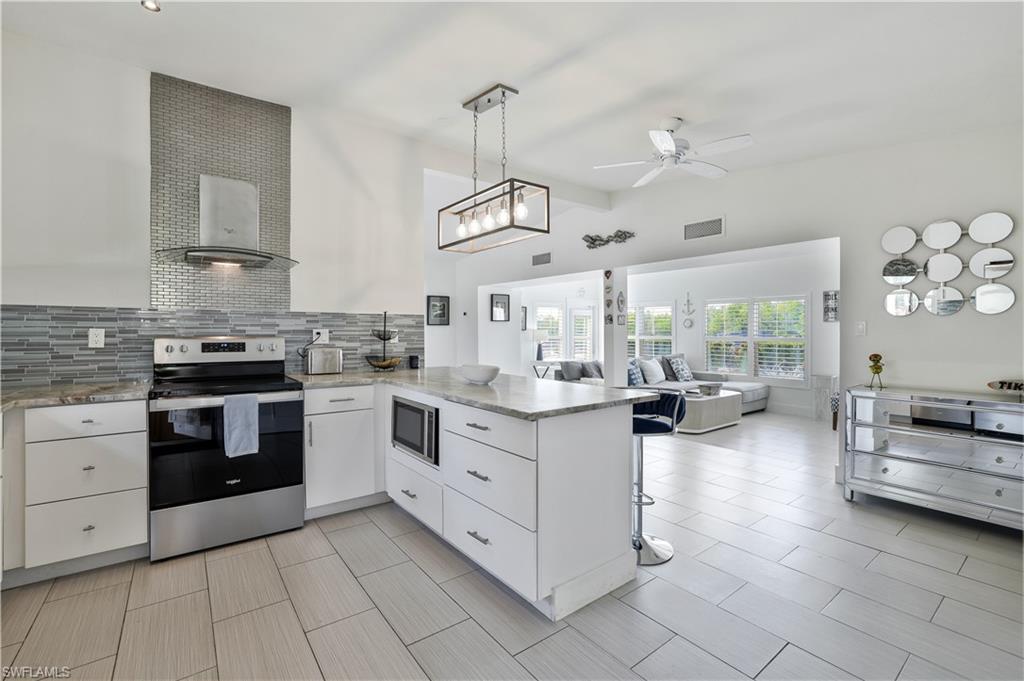 1712 Harbor Lane Naples, FL 34104 - Photo 7 of 20