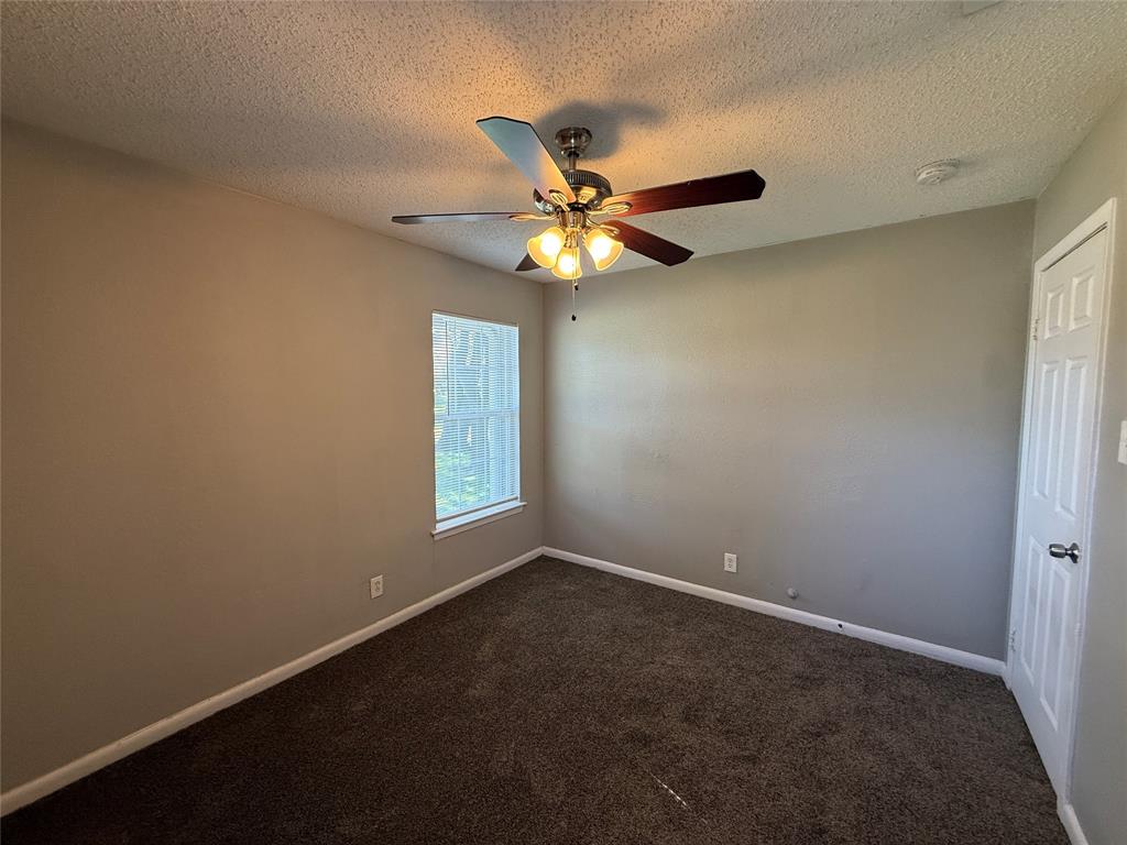 303 Ridgefield Circle Mesquite, TX 75149 - Photo 10 of 17