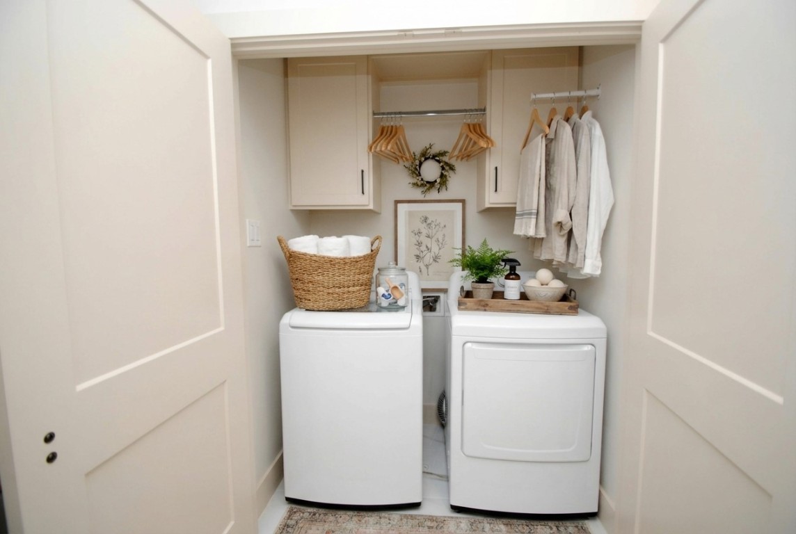 6310 Illinois Street, Unit A Houston, TX 77021 - Photo 20 of 22 a utility room with dryer and washer
