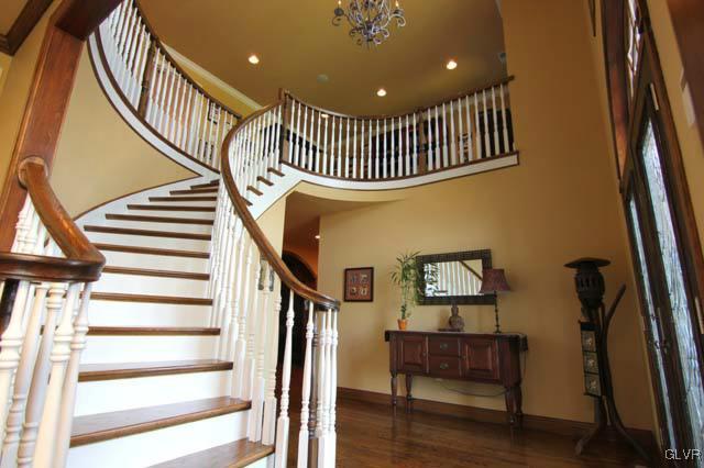 3560 Manor Road Bethlehem, PA 18020 - Photo 8 of 46 Gallery Image 8
