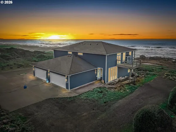 $995,000 | 680 Coolidge Lane, Yachats, OR 97498