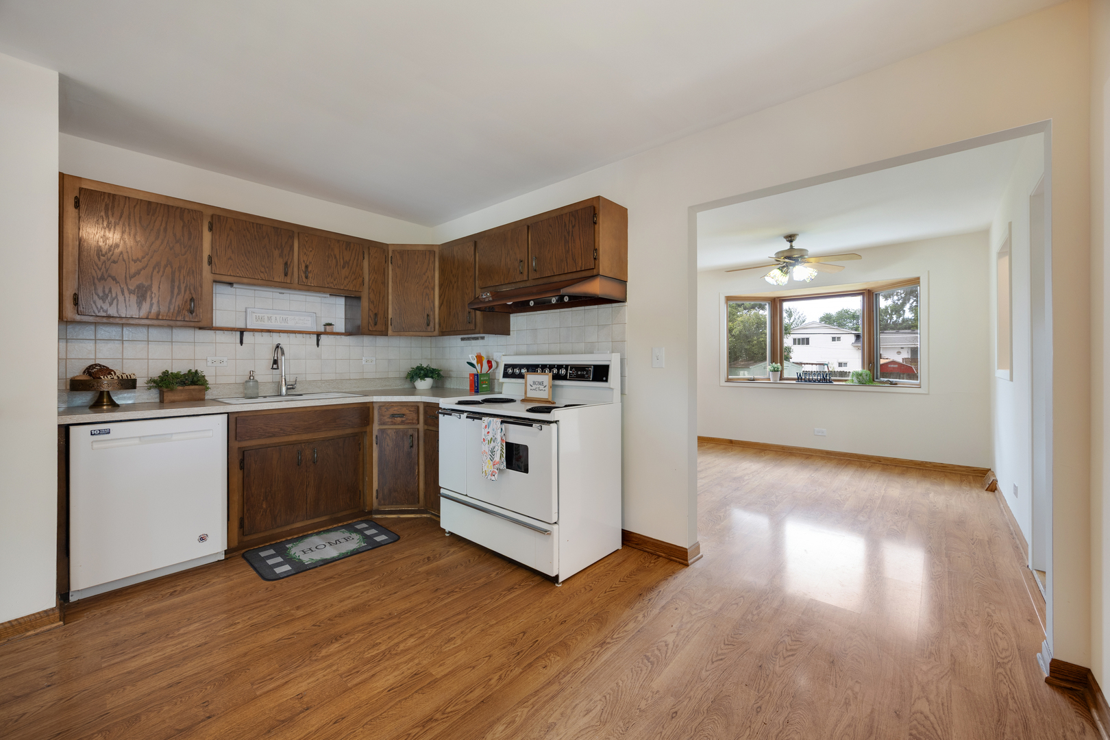 629 Inverness Road Lisle, IL 60532 - Photo 8 of 25 Gallery Image 8