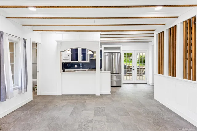 a view of a utility room