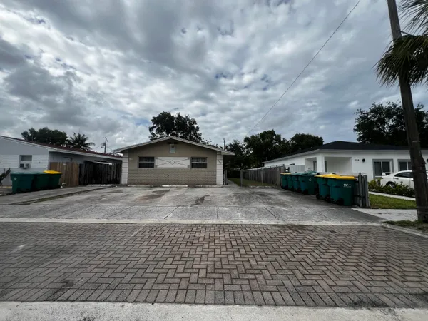 $1,550 | 716 Southwest 7th Street, Unit 2, Dania Beach, FL 33004
