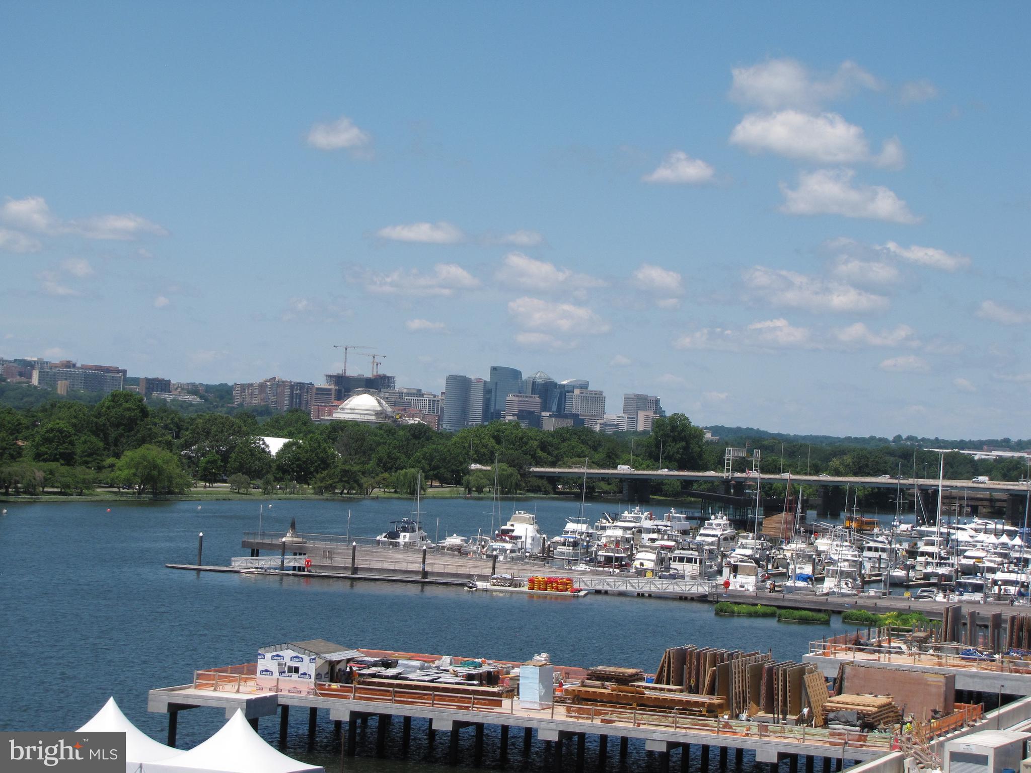 525 Water Street Southwest, Unit 404 Washington, DC 20024 - Photo 15 of 31 Relaxing!