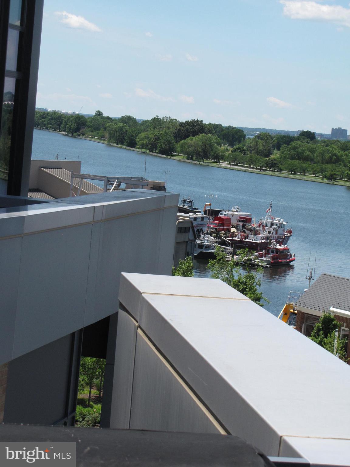 525 Water Street Southwest, Unit 404 Washington, DC 20024 - Photo 18 of 31 Potomac River gloriousness.