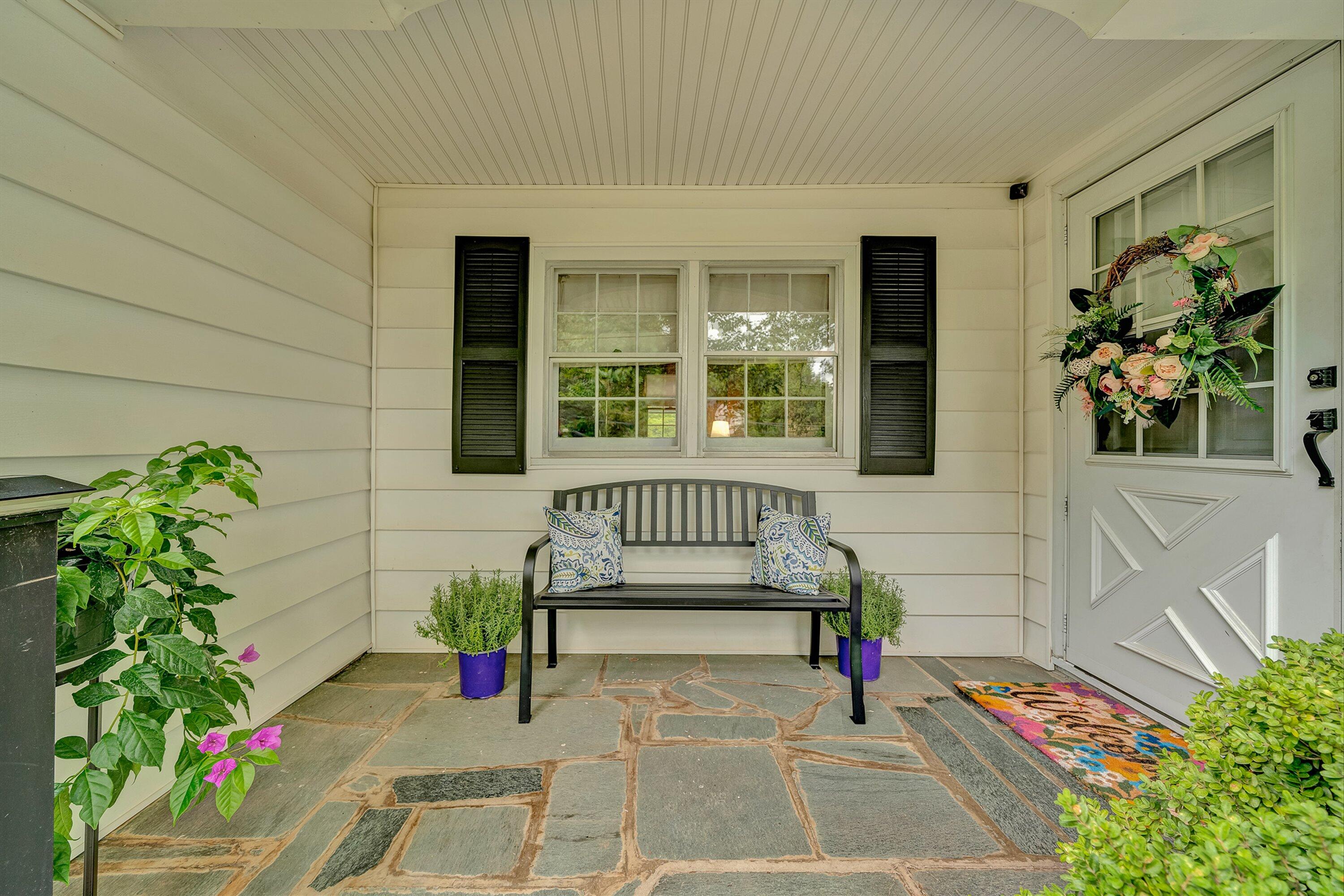 1035 Clearfield Road Southwest Roanoke, VA 24015 - Photo 4 of 43 Front porch