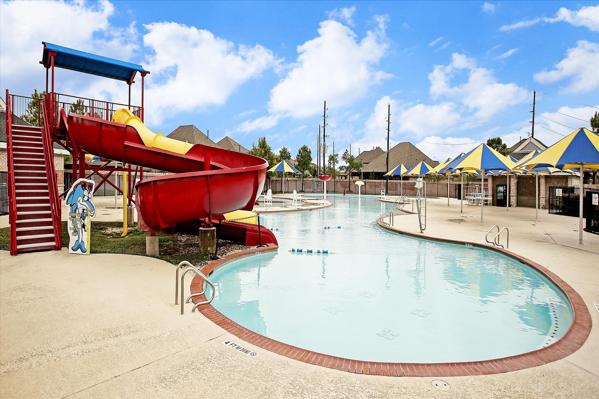 11404 Island Manor Street Pearland, TX 77584 - Photo 40 of 42 In addition to the pools, residents can enjoy a fun and family-friendly splash pad.