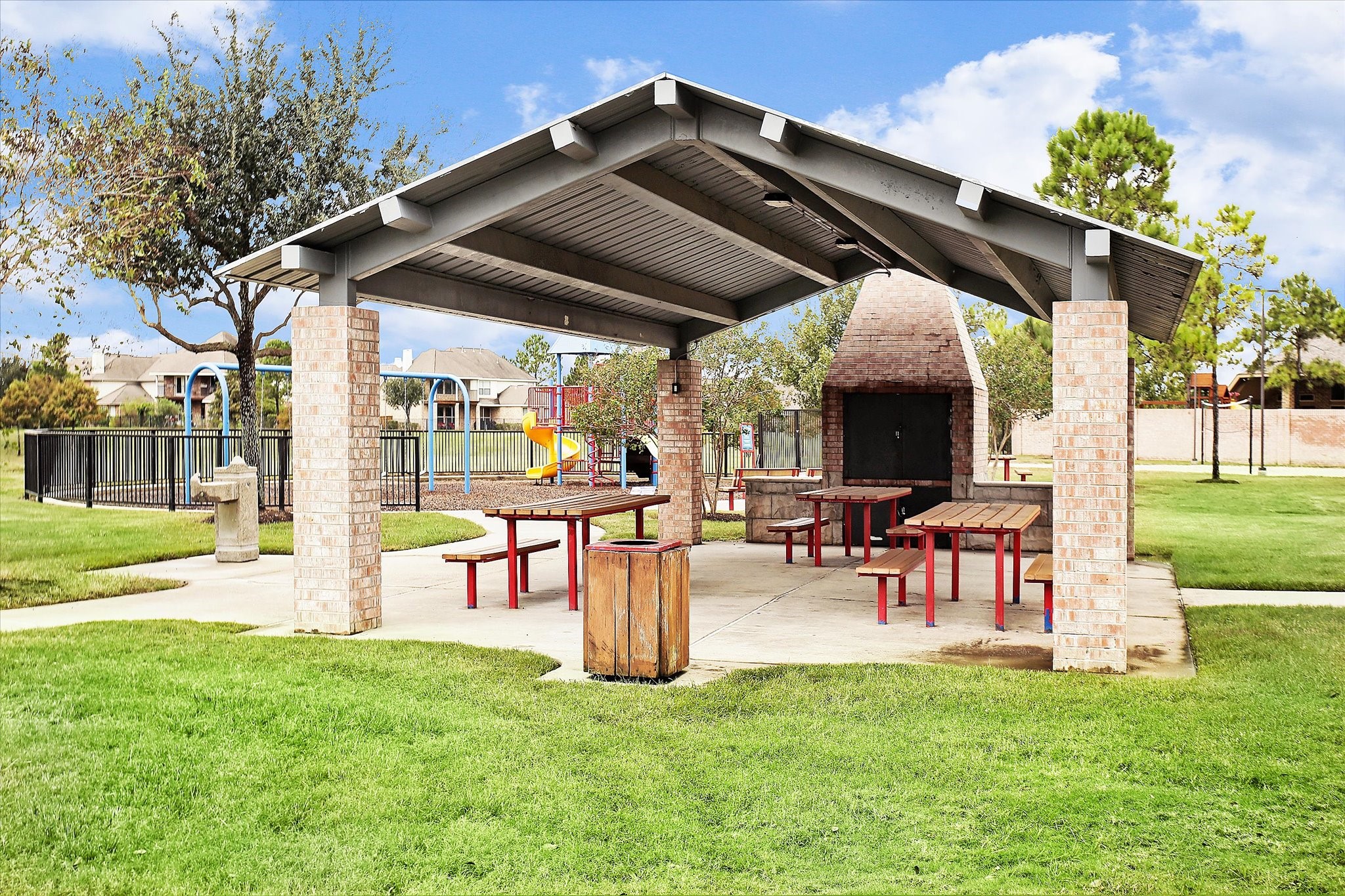 11404 Island Manor Street Pearland, TX 77584 - Photo 41 of 42 A community pavilion available for residents’ use—one of many amenities offered.