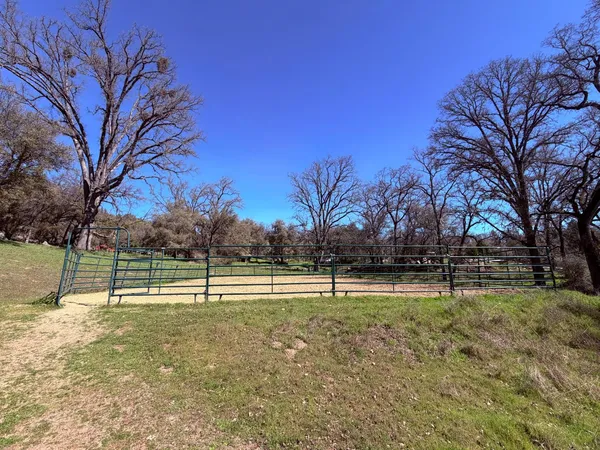 $600,000 | 2901 Cedar Creek Road, Somerset, CA 95684