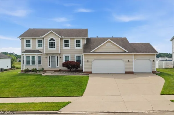 $424,900 | 2275 Cyprus Drive Southeast, Massillon, OH 44646